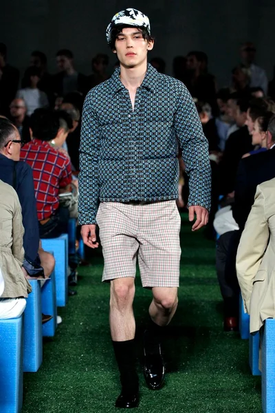 Look 22